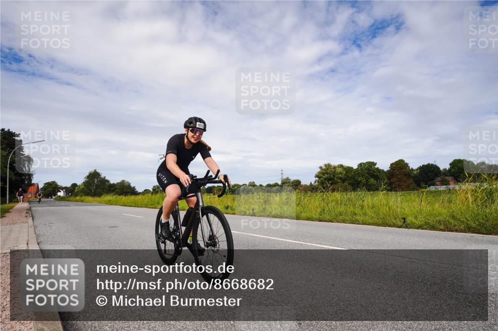 31.08.2025 - Elbe Triathlon Hamburg Michael Burmester http://msf.ph/oto/8668682 31.08.2025 11:21:44 Radfahren 1549, 1573 meine-sportfotos.de