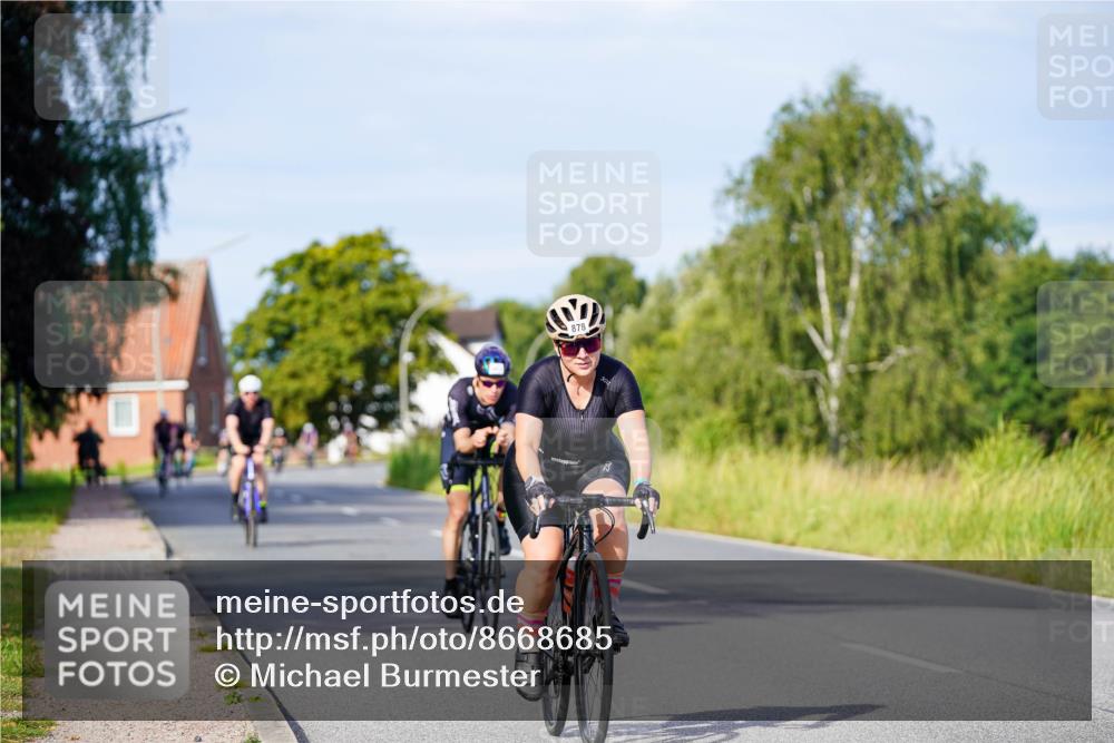 31.08.2025 - Elbe Triathlon Hamburg Michael Burmester http://msf.ph/oto/8668685 31.08.2025 09:48:35 Radfahren 441, 682, 696, 878 meine-sportfotos.de