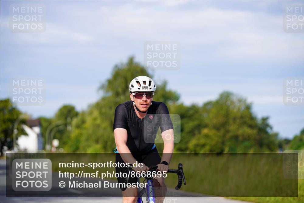31.08.2025 - Elbe Triathlon Hamburg Michael Burmester http://msf.ph/oto/8668695 31.08.2025 09:48:39 Radfahren 322, 441, 515, 696, 878 meine-sportfotos.de