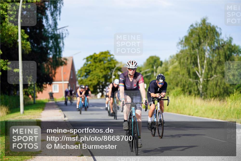 31.08.2025 - Elbe Triathlon Hamburg Michael Burmester http://msf.ph/oto/8668700 31.08.2025 09:48:44 Radfahren 322, 407, 515, 656, 739, 742, 931 meine-sportfotos.de