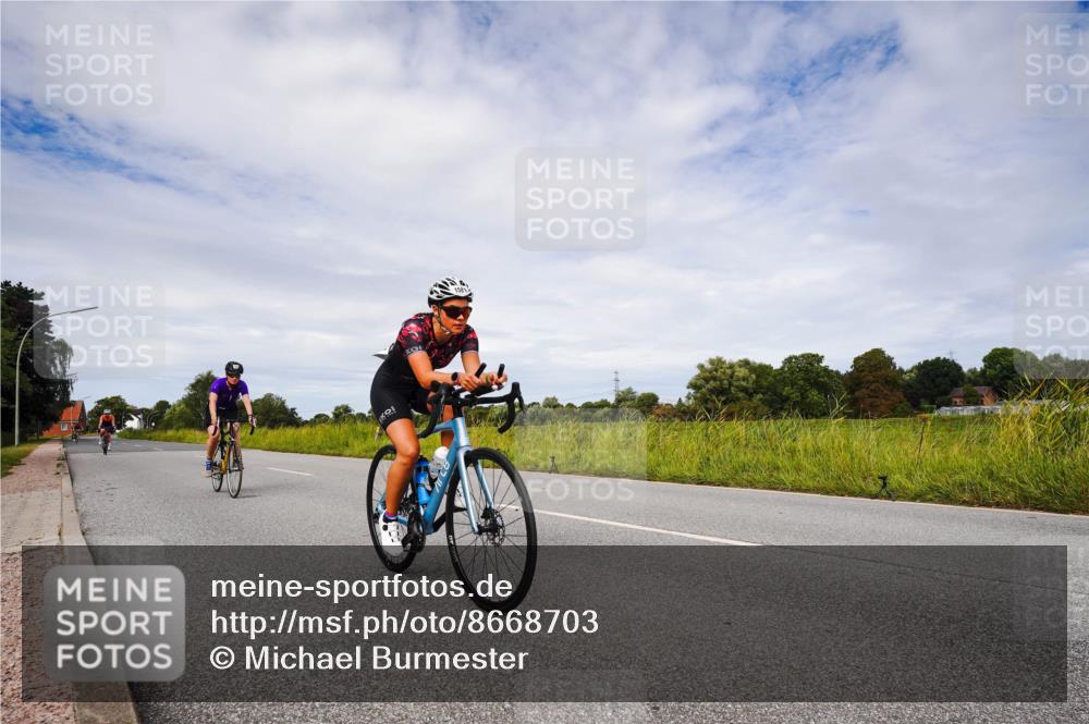 31.08.2025 - Elbe Triathlon Hamburg Michael Burmester http://msf.ph/oto/8668703 31.08.2025 11:22:16 Radfahren 1510, 1521, 1527, 1529, 1532, 1581, 1595 meine-sportfotos.de