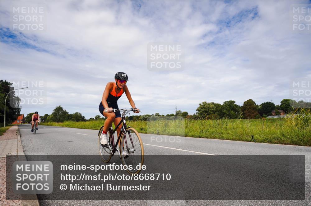 31.08.2025 - Elbe Triathlon Hamburg Michael Burmester http://msf.ph/oto/8668710 31.08.2025 11:22:23 Radfahren 1521, 1542 meine-sportfotos.de
