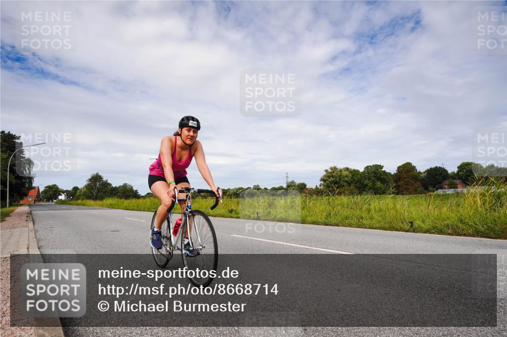 31.08.2025 - Elbe Triathlon Hamburg Michael Burmester http://msf.ph/oto/8668714 31.08.2025 11:22:24 Radfahren 1521, 1542 meine-sportfotos.de