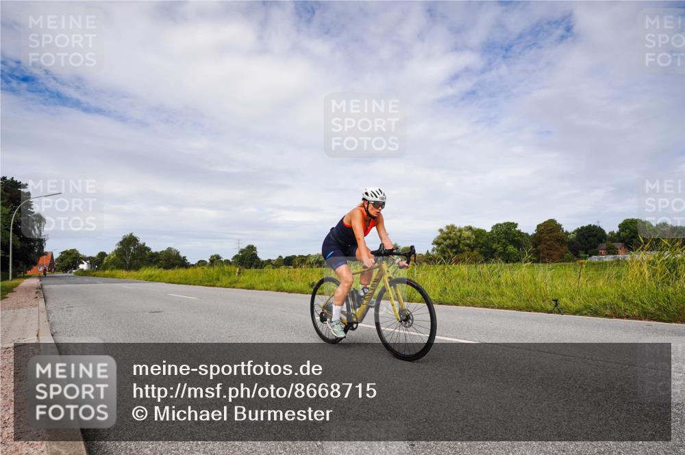 31.08.2025 - Elbe Triathlon Hamburg Michael Burmester http://msf.ph/oto/8668715 31.08.2025 11:22:36 Radfahren 1587 meine-sportfotos.de