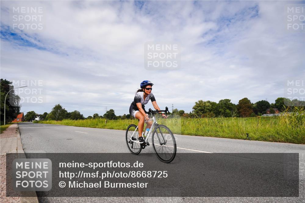 31.08.2025 - Elbe Triathlon Hamburg Michael Burmester http://msf.ph/oto/8668725 31.08.2025 11:22:58 Radfahren 1545 meine-sportfotos.de
