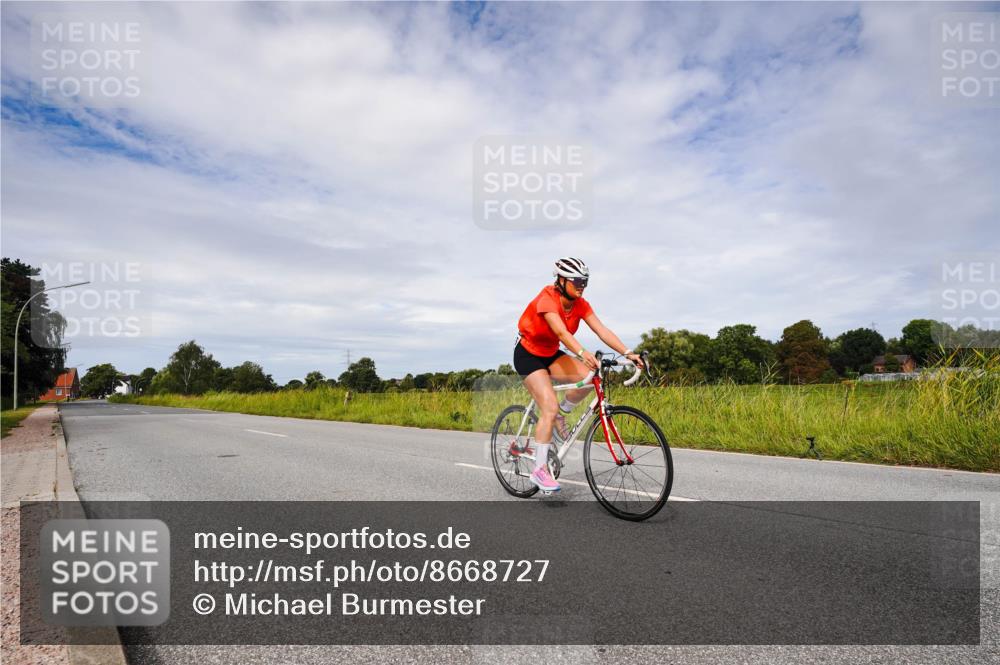 31.08.2025 - Elbe Triathlon Hamburg Michael Burmester http://msf.ph/oto/8668727 31.08.2025 11:23:24 Radfahren 1516 meine-sportfotos.de