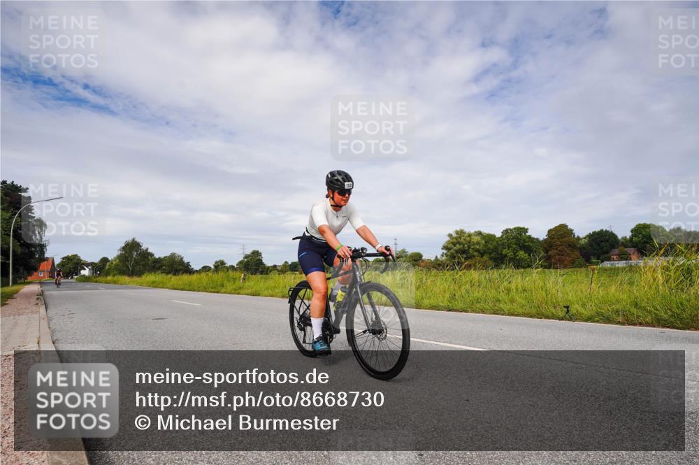 31.08.2025 - Elbe Triathlon Hamburg Michael Burmester http://msf.ph/oto/8668730 31.08.2025 11:23:39 Radfahren 1500, 1531 meine-sportfotos.de