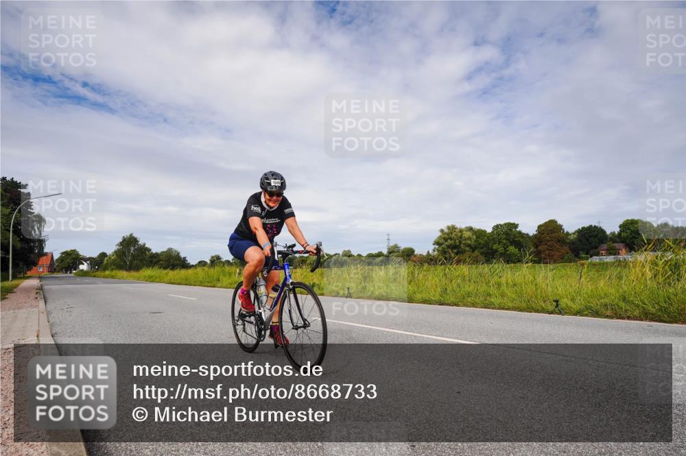 31.08.2025 - Elbe Triathlon Hamburg Michael Burmester http://msf.ph/oto/8668733 31.08.2025 11:23:44 Radfahren 1500 meine-sportfotos.de