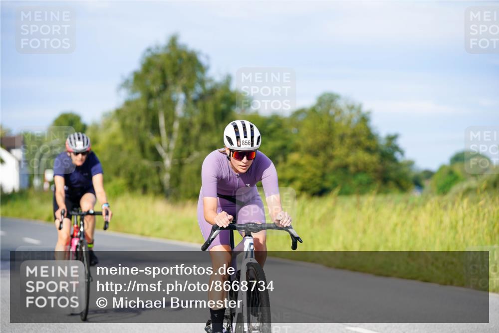 31.08.2025 - Elbe Triathlon Hamburg Michael Burmester http://msf.ph/oto/8668734 31.08.2025 09:48:52 Radfahren 742, 856, 920, 921, 931 meine-sportfotos.de