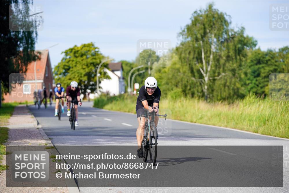 31.08.2025 - Elbe Triathlon Hamburg Michael Burmester http://msf.ph/oto/8668747 31.08.2025 09:48:57 Radfahren 822, 842, 921 meine-sportfotos.de