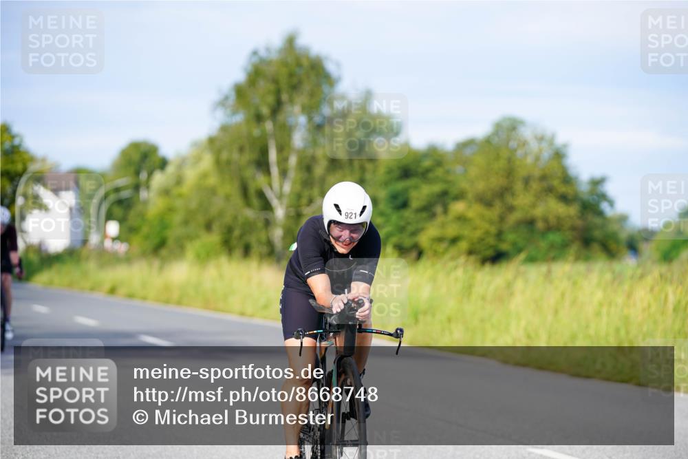 31.08.2025 - Elbe Triathlon Hamburg Michael Burmester http://msf.ph/oto/8668748 31.08.2025 09:48:57 Radfahren 822, 842, 921 meine-sportfotos.de