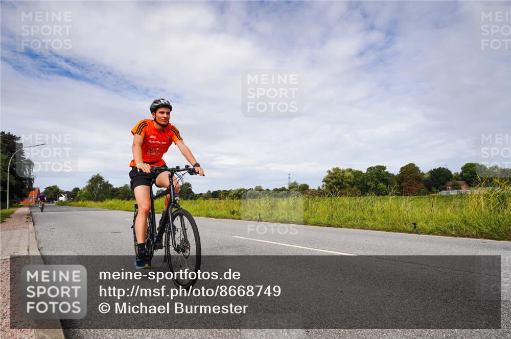 31.08.2025 - Elbe Triathlon Hamburg Michael Burmester http://msf.ph/oto/8668749 31.08.2025 11:24:37 Radfahren 952, 1477 meine-sportfotos.de