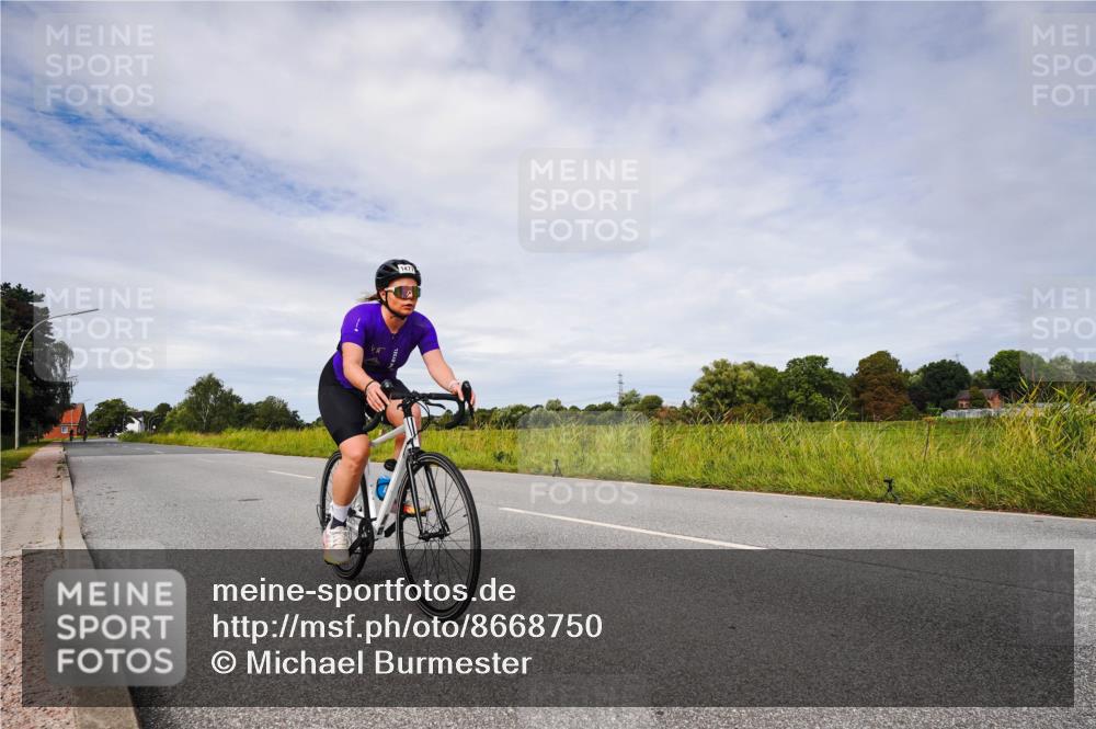 31.08.2025 - Elbe Triathlon Hamburg Michael Burmester http://msf.ph/oto/8668750 31.08.2025 11:24:40 Radfahren 1477 meine-sportfotos.de