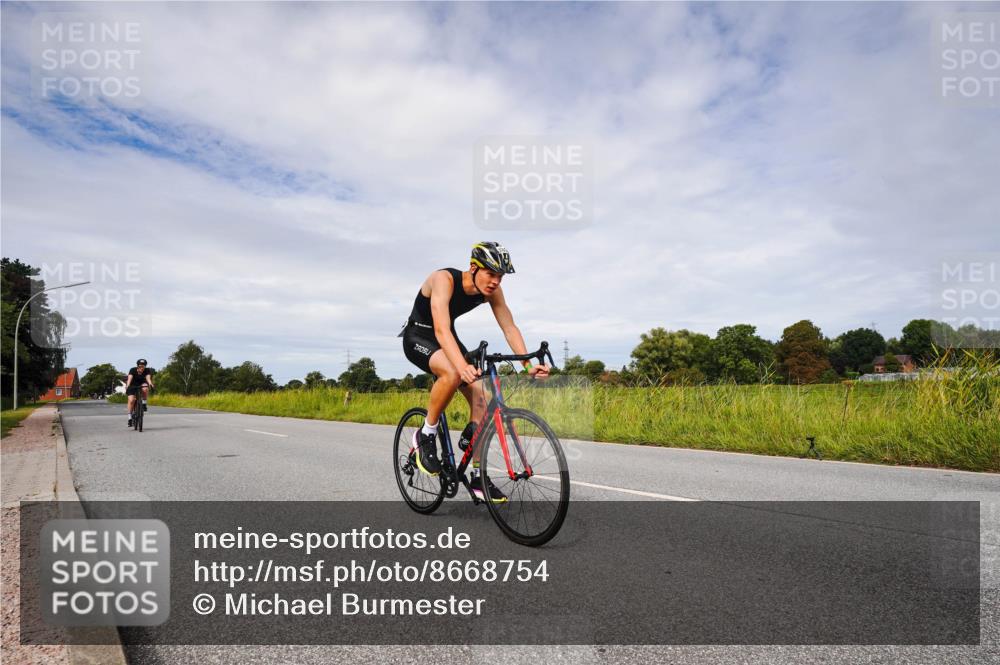 31.08.2025 - Elbe Triathlon Hamburg Michael Burmester http://msf.ph/oto/8668754 31.08.2025 11:24:51 Radfahren 1556, 1593 meine-sportfotos.de