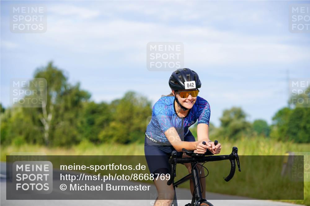 31.08.2025 - Elbe Triathlon Hamburg Michael Burmester http://msf.ph/oto/8668769 31.08.2025 09:49:01 Radfahren 319, 428, 532, 726, 727, 822, 842 meine-sportfotos.de