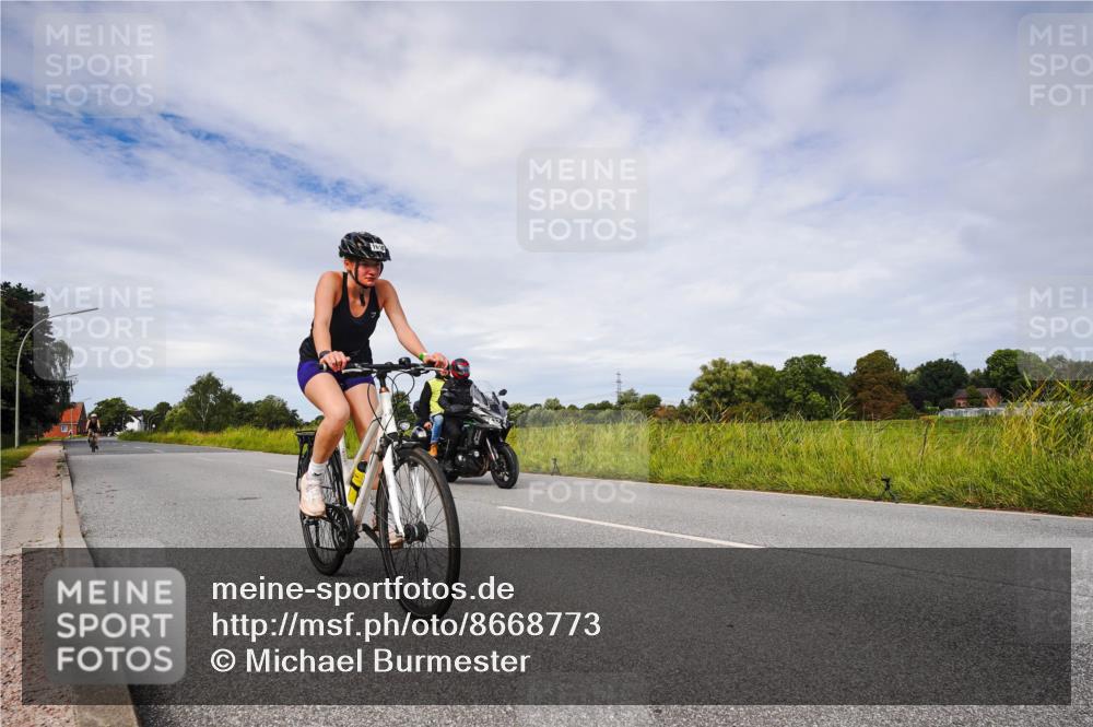 31.08.2025 - Elbe Triathlon Hamburg Michael Burmester http://msf.ph/oto/8668773 31.08.2025 11:26:43 Radfahren 1574, 1618 meine-sportfotos.de