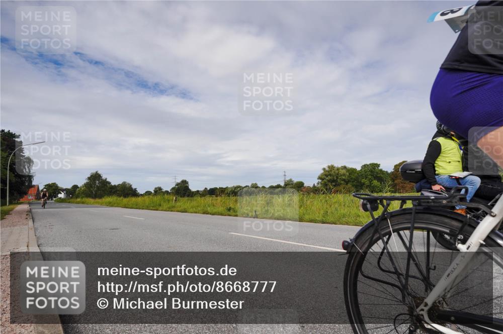 31.08.2025 - Elbe Triathlon Hamburg Michael Burmester http://msf.ph/oto/8668777 31.08.2025 11:26:44 Radfahren 1574, 1618 meine-sportfotos.de