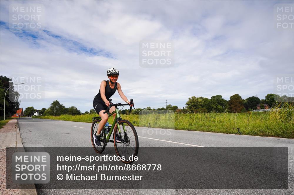 31.08.2025 - Elbe Triathlon Hamburg Michael Burmester http://msf.ph/oto/8668778 31.08.2025 11:26:47 Radfahren 1574 meine-sportfotos.de