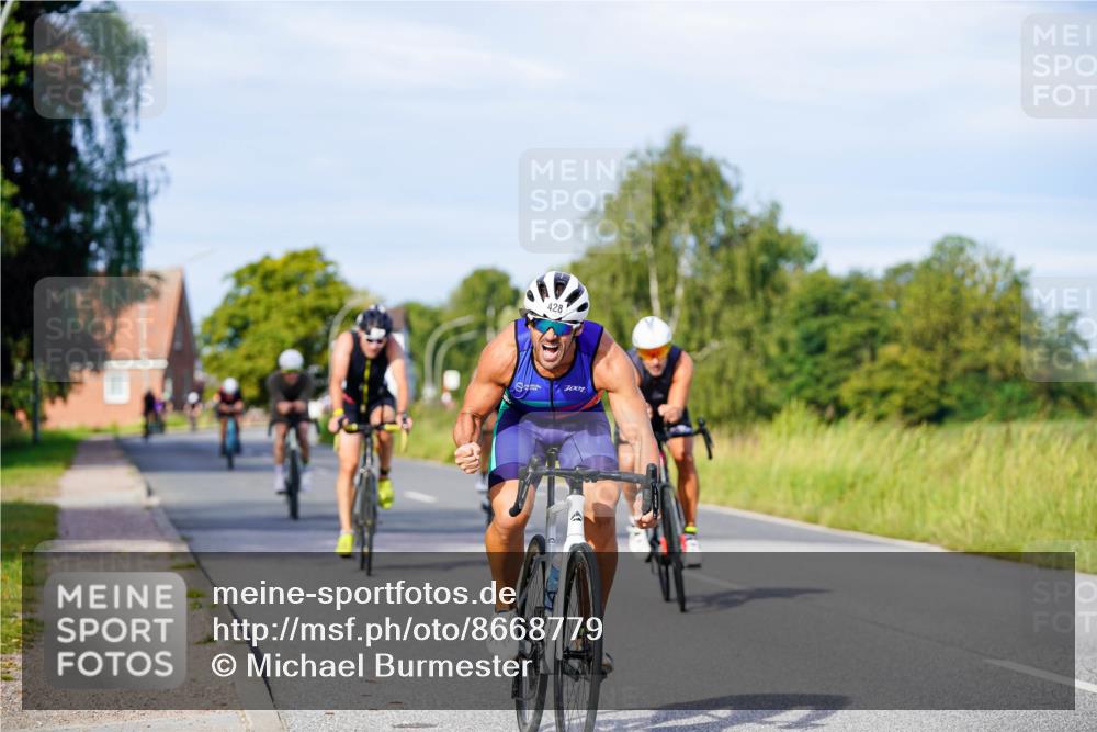 31.08.2025 - Elbe Triathlon Hamburg Michael Burmester http://msf.ph/oto/8668779 31.08.2025 09:49:05 Radfahren 319, 428, 532, 614, 726, 727 meine-sportfotos.de