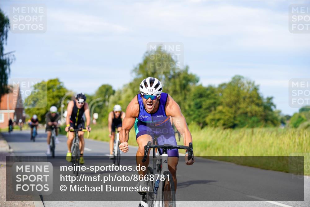 31.08.2025 - Elbe Triathlon Hamburg Michael Burmester http://msf.ph/oto/8668781 31.08.2025 09:49:05 Radfahren 319, 428, 532, 614, 726, 727 meine-sportfotos.de