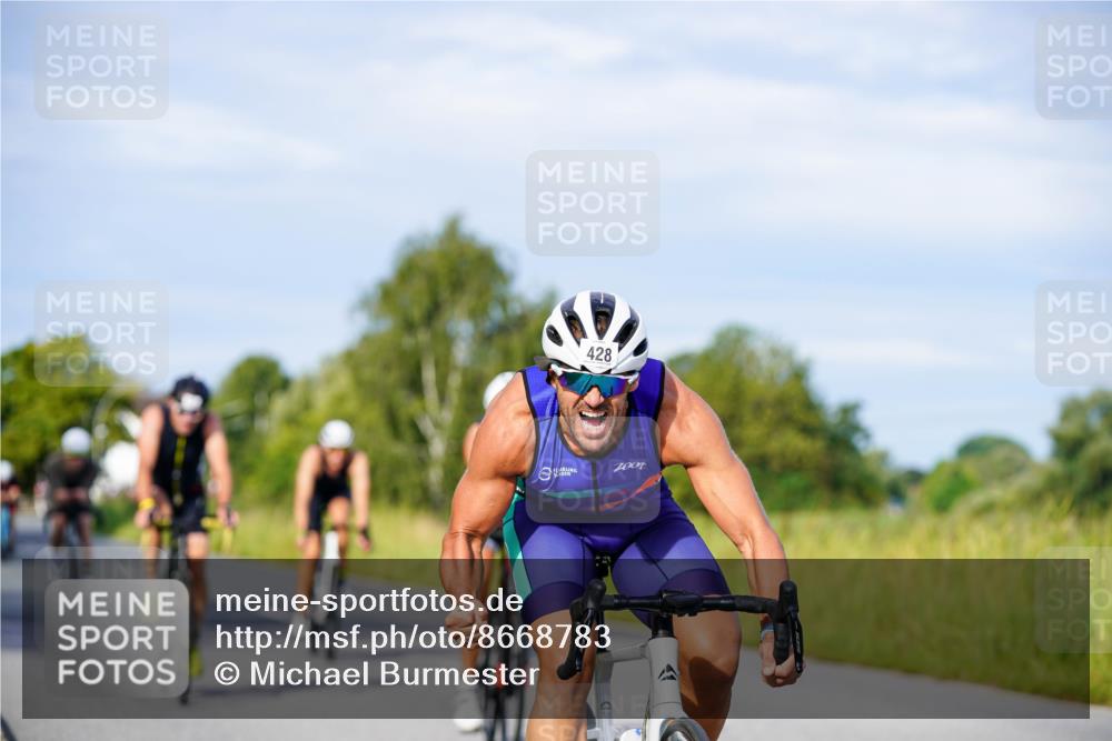 31.08.2025 - Elbe Triathlon Hamburg Michael Burmester http://msf.ph/oto/8668783 31.08.2025 09:49:05 Radfahren 319, 428, 532, 614, 726, 727 meine-sportfotos.de