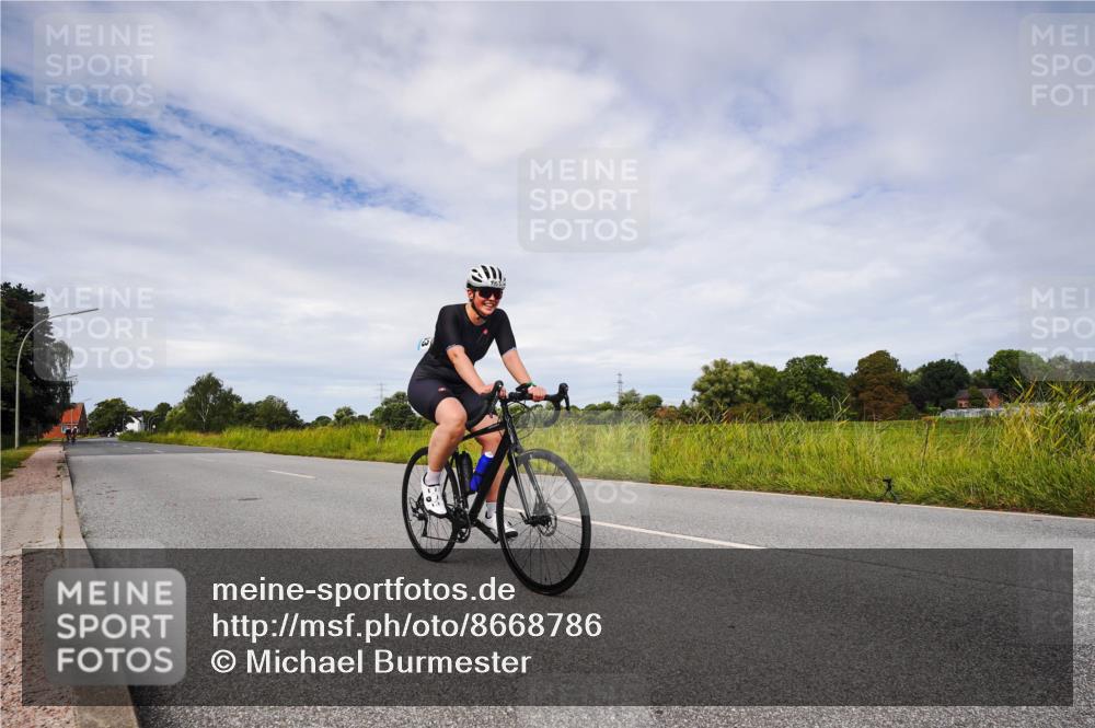 31.08.2025 - Elbe Triathlon Hamburg Michael Burmester http://msf.ph/oto/8668786 31.08.2025 11:27:25 Radfahren 1563 meine-sportfotos.de