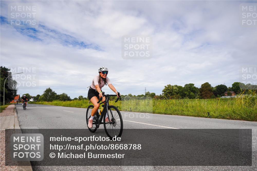 31.08.2025 - Elbe Triathlon Hamburg Michael Burmester http://msf.ph/oto/8668788 31.08.2025 11:27:33 Radfahren 1515, 1548 meine-sportfotos.de