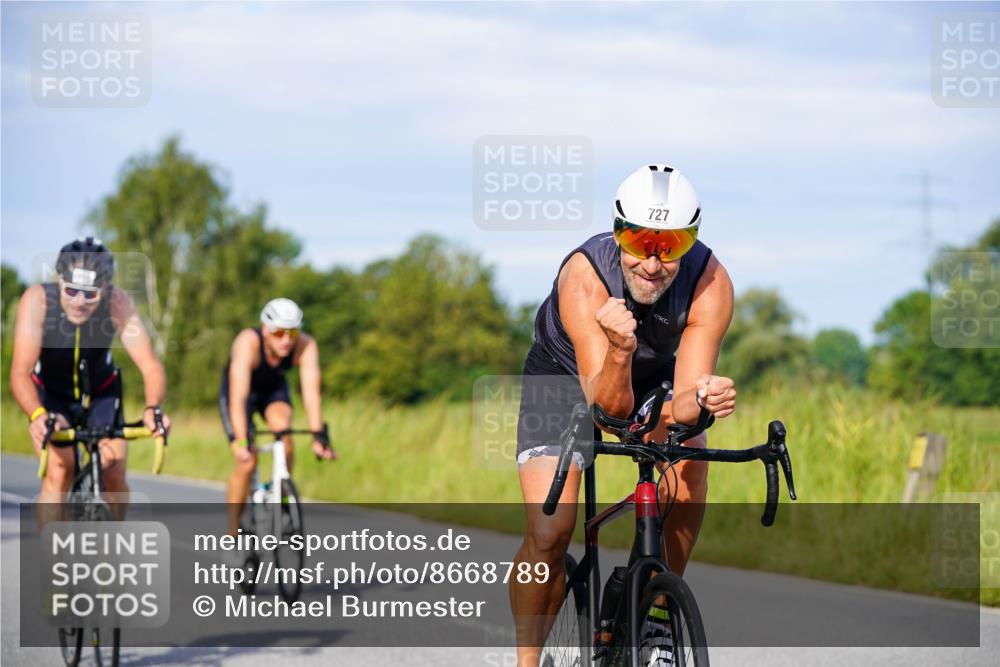 31.08.2025 - Elbe Triathlon Hamburg Michael Burmester http://msf.ph/oto/8668789 31.08.2025 09:49:06 Radfahren 319, 428, 532, 614, 726, 727 meine-sportfotos.de