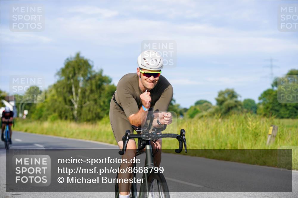 31.08.2025 - Elbe Triathlon Hamburg Michael Burmester http://msf.ph/oto/8668799 31.08.2025 09:49:08 Radfahren 319, 428, 532, 614, 710, 726, 727 meine-sportfotos.de