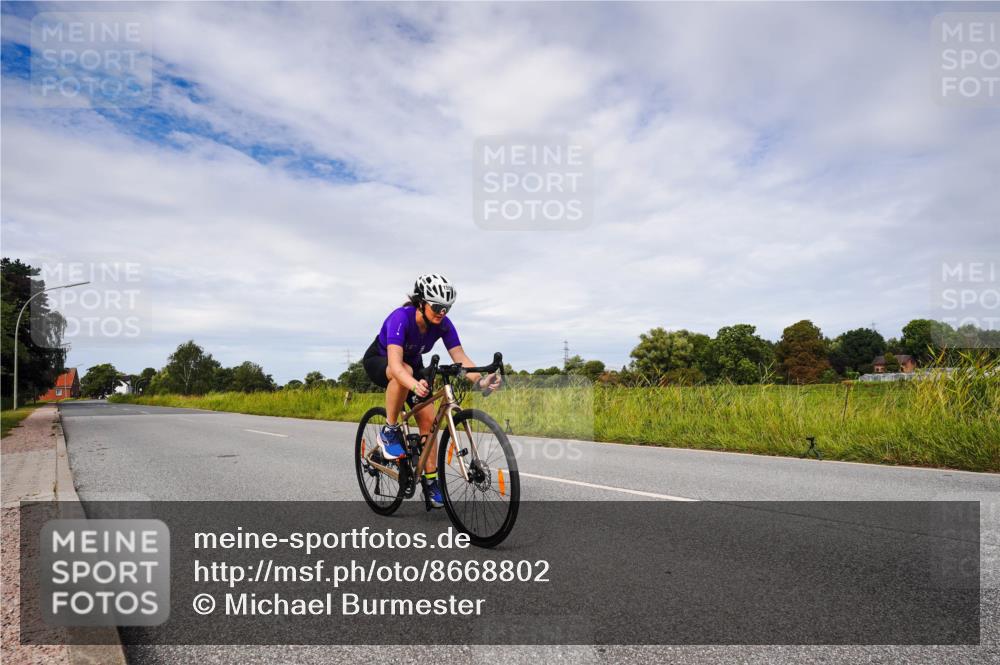 31.08.2025 - Elbe Triathlon Hamburg Michael Burmester http://msf.ph/oto/8668802 31.08.2025 11:29:27 Radfahren 1550 meine-sportfotos.de