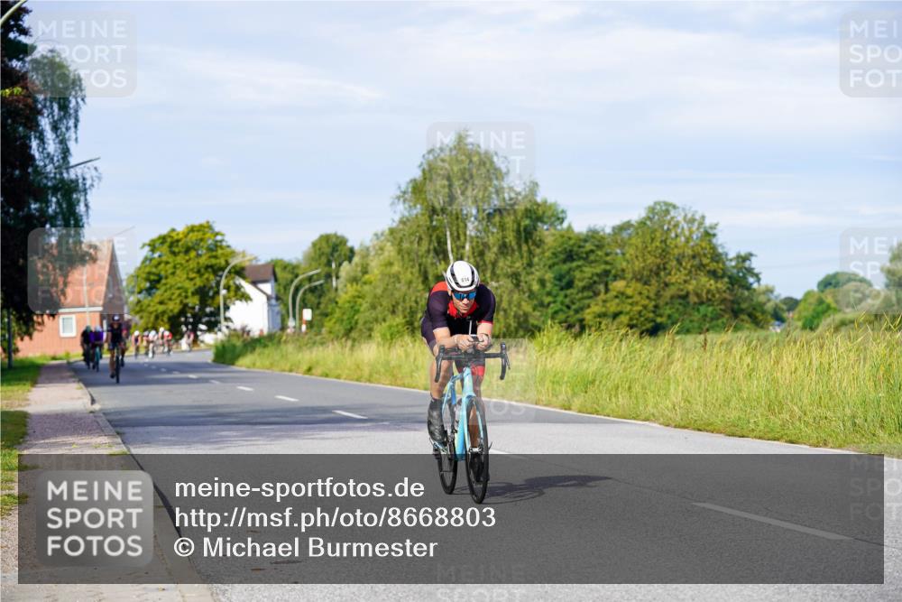 31.08.2025 - Elbe Triathlon Hamburg Michael Burmester http://msf.ph/oto/8668803 31.08.2025 09:49:09 Radfahren 319, 492, 532, 614, 710, 726 meine-sportfotos.de