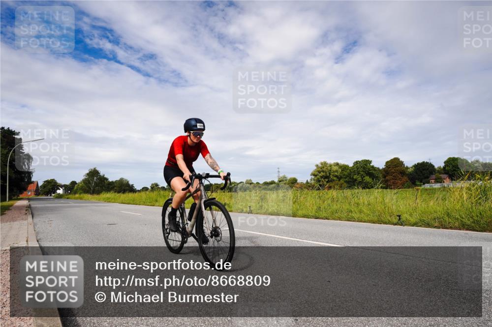31.08.2025 - Elbe Triathlon Hamburg Michael Burmester http://msf.ph/oto/8668809 31.08.2025 11:31:39 Radfahren 1555 meine-sportfotos.de