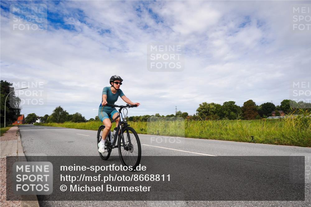 31.08.2025 - Elbe Triathlon Hamburg Michael Burmester http://msf.ph/oto/8668811 31.08.2025 11:33:47 Radfahren 1525 meine-sportfotos.de