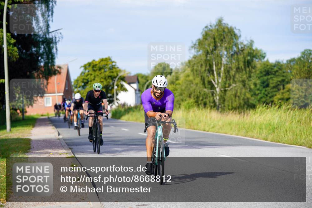 31.08.2025 - Elbe Triathlon Hamburg Michael Burmester http://msf.ph/oto/8668812 31.08.2025 09:49:16 Radfahren 330, 412, 416, 468, 492, 595, 603, 658, 710, 778 meine-sportfotos.de