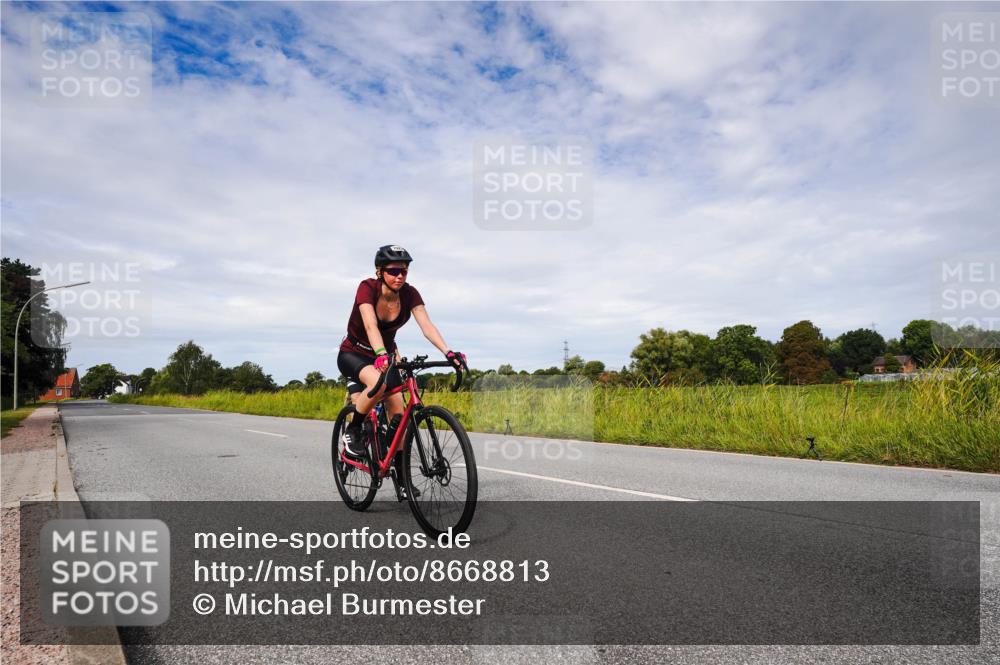 31.08.2025 - Elbe Triathlon Hamburg Michael Burmester http://msf.ph/oto/8668813 31.08.2025 11:35:20 Radfahren 1522 meine-sportfotos.de