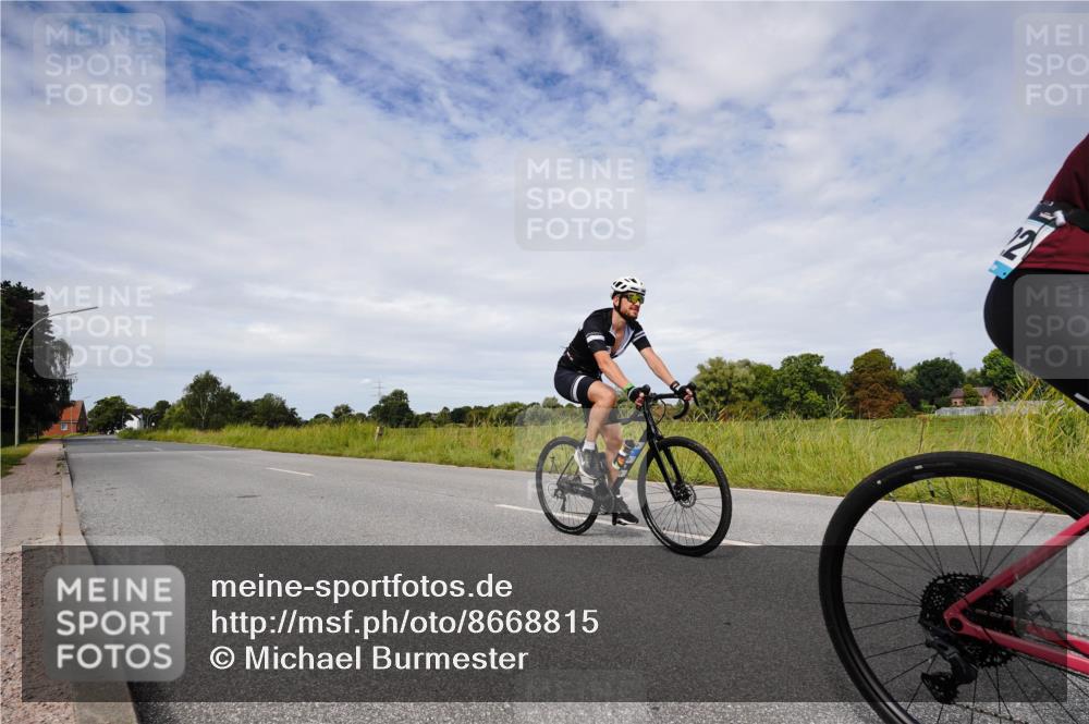 31.08.2025 - Elbe Triathlon Hamburg Michael Burmester http://msf.ph/oto/8668815 31.08.2025 11:35:21 Radfahren 1522 meine-sportfotos.de