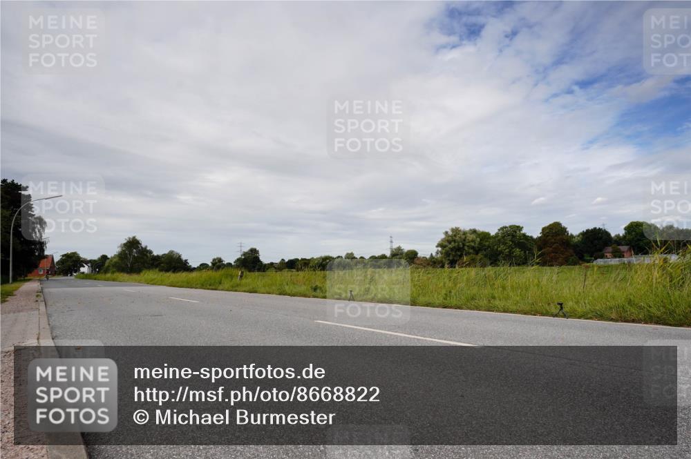 31.08.2025 - Elbe Triathlon Hamburg Michael Burmester http://msf.ph/oto/8668822 31.08.2025 12:07:34 Radfahren  meine-sportfotos.de