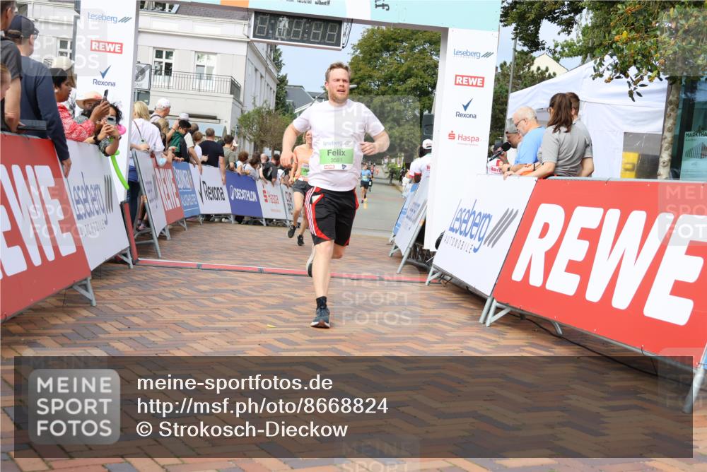 31.08.2025 - 21. Blankeneser Heldenlauf Strokosch-Dieckow http://msf.ph/oto/8668824 31.08.2025 11:14:00 Ziel 3628, 3591, 3370, 3360, 3209 meine-sportfotos.de
