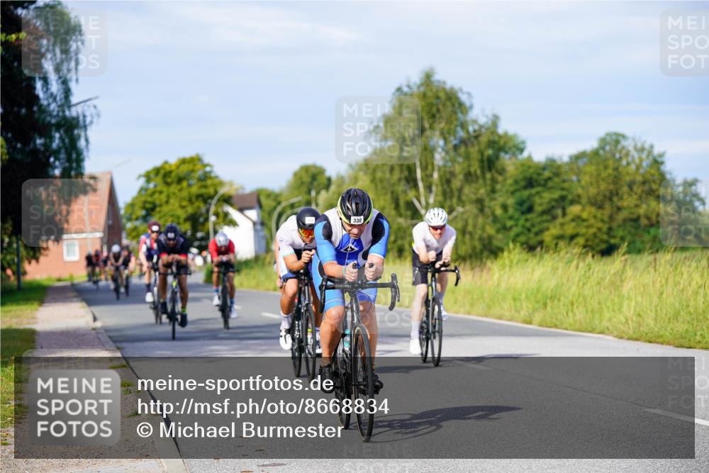 31.08.2025 - Elbe Triathlon Hamburg Michael Burmester http://msf.ph/oto/8668834 31.08.2025 09:49:20 Radfahren 173, 310, 330, 412, 416, 468, 595, 603, 658, 762, 778 meine-sportfotos.de