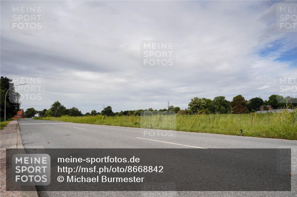 31.08.2025 - Elbe Triathlon Hamburg Michael Burmester http://msf.ph/oto/8668842 31.08.2025 12:12:37 Radfahren  meine-sportfotos.de