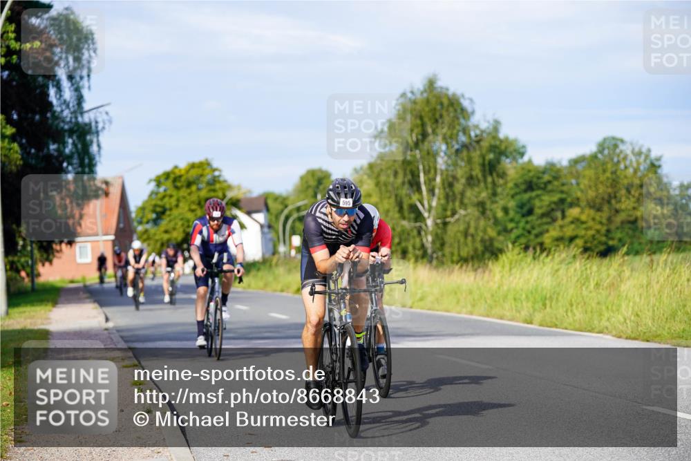 31.08.2025 - Elbe Triathlon Hamburg Michael Burmester http://msf.ph/oto/8668843 31.08.2025 09:49:22 Radfahren 173, 310, 330, 412, 416, 422, 595, 603, 658, 762, 778 meine-sportfotos.de