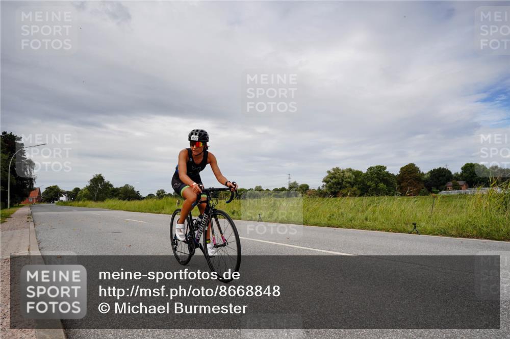 31.08.2025 - Elbe Triathlon Hamburg Michael Burmester http://msf.ph/oto/8668848 31.08.2025 12:16:30 Radfahren 1627 meine-sportfotos.de