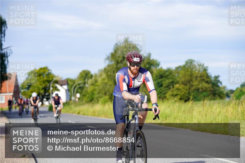31.08.2025 - Elbe Triathlon Hamburg Michael Burmester http://msf.ph/oto/8668854 31.08.2025 09:49:23 Radfahren 173, 310, 330, 412, 422, 537, 595, 603, 658, 762, 778 meine-sportfotos.de