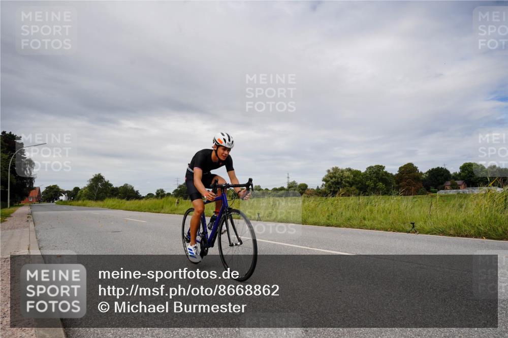 31.08.2025 - Elbe Triathlon Hamburg Michael Burmester http://msf.ph/oto/8668862 31.08.2025 12:18:02 Radfahren 1621 meine-sportfotos.de