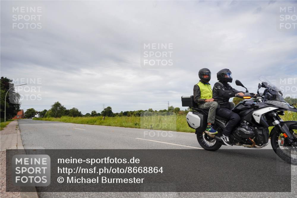 31.08.2025 - Elbe Triathlon Hamburg Michael Burmester http://msf.ph/oto/8668864 31.08.2025 12:19:34 Radfahren  meine-sportfotos.de