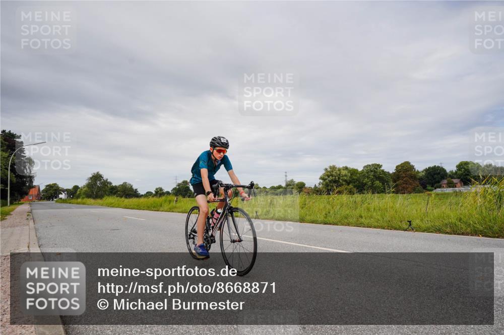 31.08.2025 - Elbe Triathlon Hamburg Michael Burmester http://msf.ph/oto/8668871 31.08.2025 12:21:15 Radfahren 1619 meine-sportfotos.de