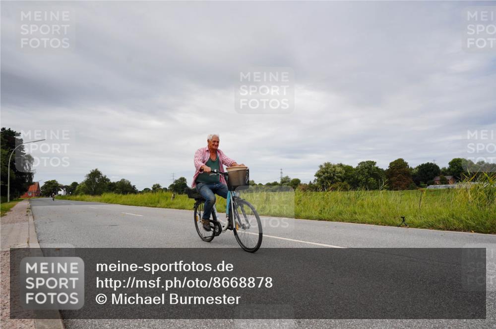 31.08.2025 - Elbe Triathlon Hamburg Michael Burmester http://msf.ph/oto/8668878 31.08.2025 12:23:01 Radfahren 1625 meine-sportfotos.de