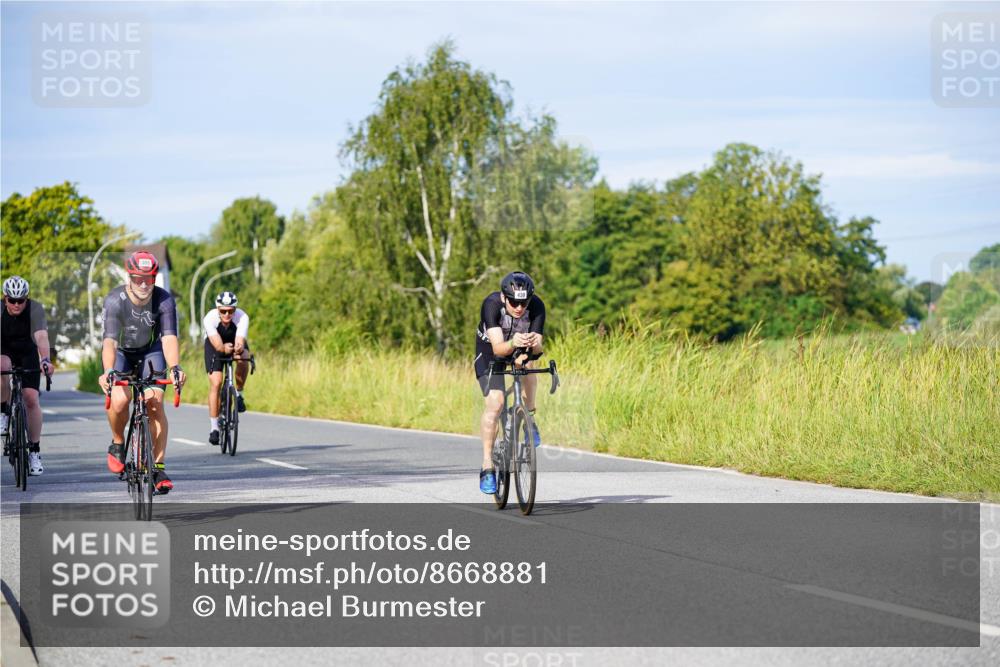 31.08.2025 - Elbe Triathlon Hamburg Michael Burmester http://msf.ph/oto/8668881 31.08.2025 09:49:31 Radfahren 365, 410, 422, 426, 430, 537, 594, 783, 892 meine-sportfotos.de