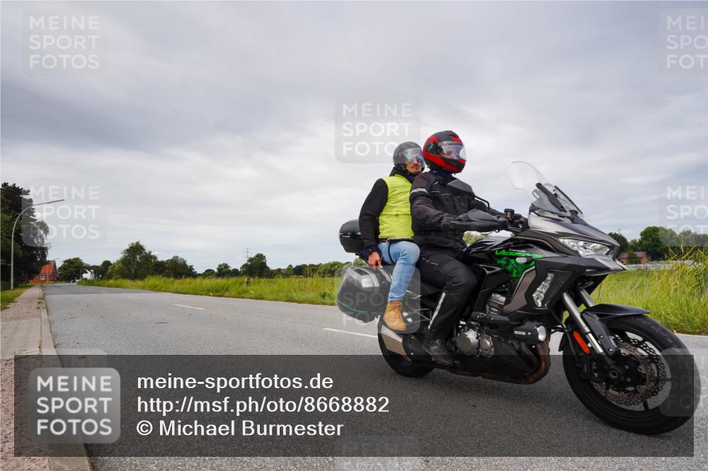 31.08.2025 - Elbe Triathlon Hamburg Michael Burmester http://msf.ph/oto/8668882 31.08.2025 12:24:42 Radfahren  meine-sportfotos.de