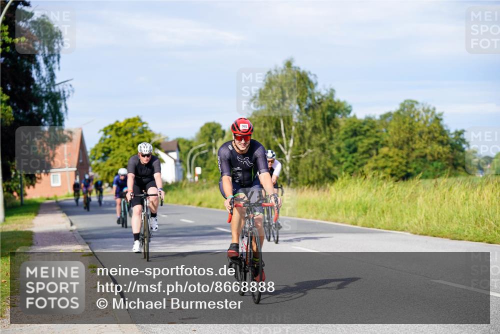 31.08.2025 - Elbe Triathlon Hamburg Michael Burmester http://msf.ph/oto/8668888 31.08.2025 09:49:32 Radfahren 365, 410, 422, 426, 430, 537, 594, 783, 834, 892 meine-sportfotos.de